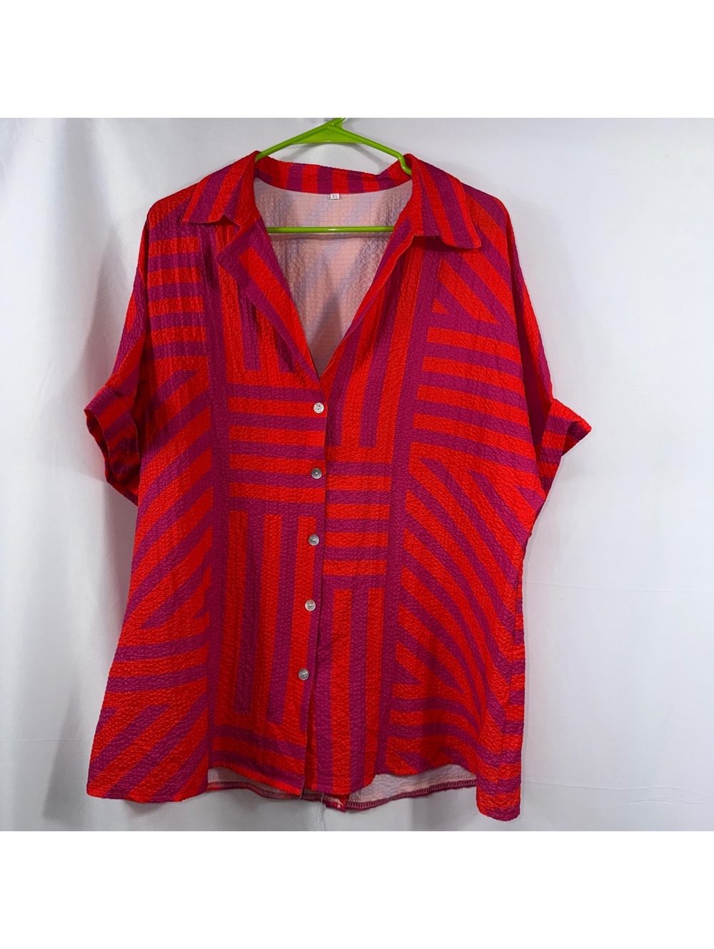 Women’s XL Red Pink Geometric Button Down Top